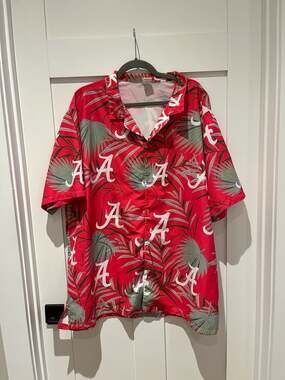 GarmentOne Alabama Crimson Tide NCAA Floral Palms Hawaiian Button Up Shirt 2XL